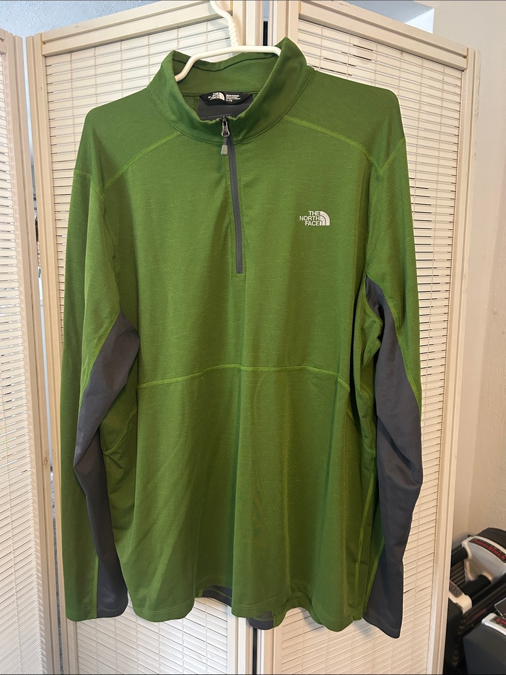 The North Face Green & Gray Lightweight Half-Zip Pullover
